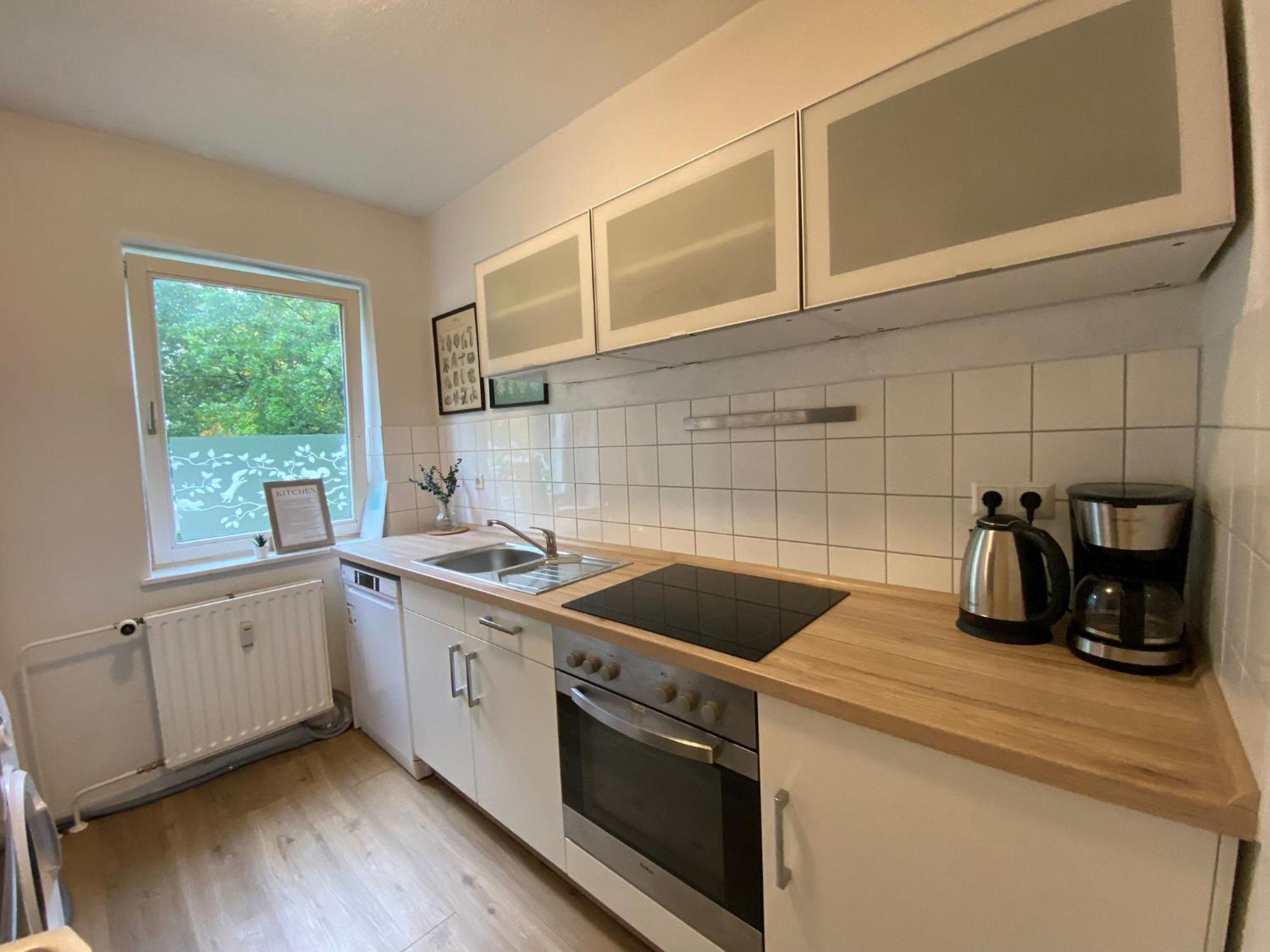 Zentrale 3-Zimmer Wohnung Mit Balkon - Perfekt Fuer Monteure Und Familien Neumunster Bagian luar foto
