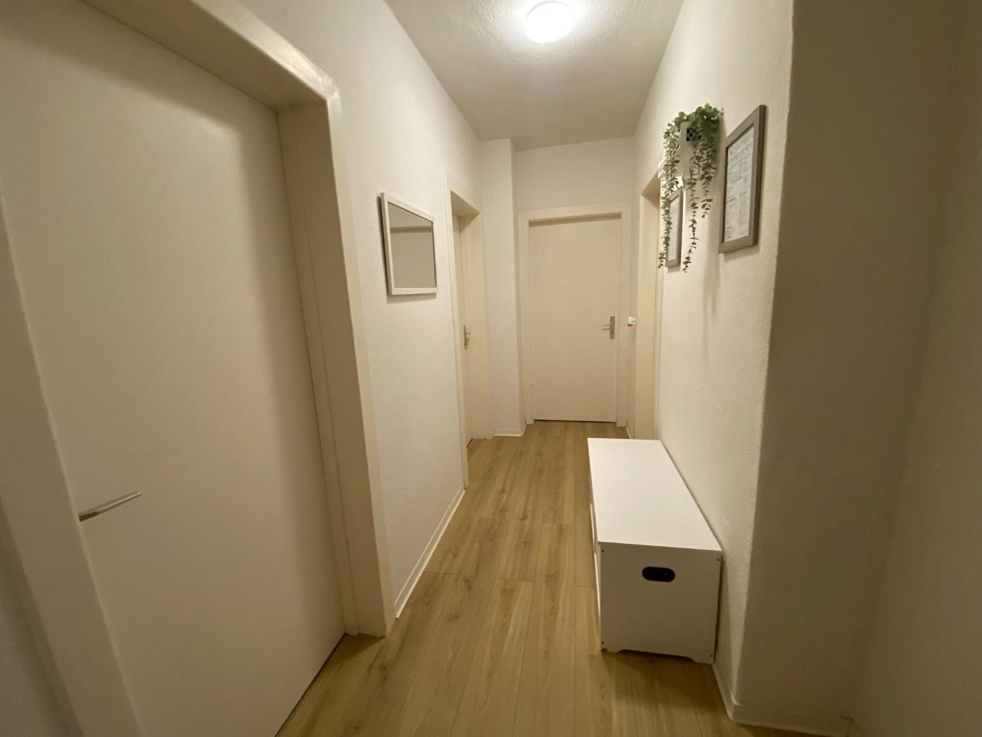 Zentrale 3-Zimmer Wohnung Mit Balkon - Perfekt Fuer Monteure Und Familien Neumunster Bagian luar foto